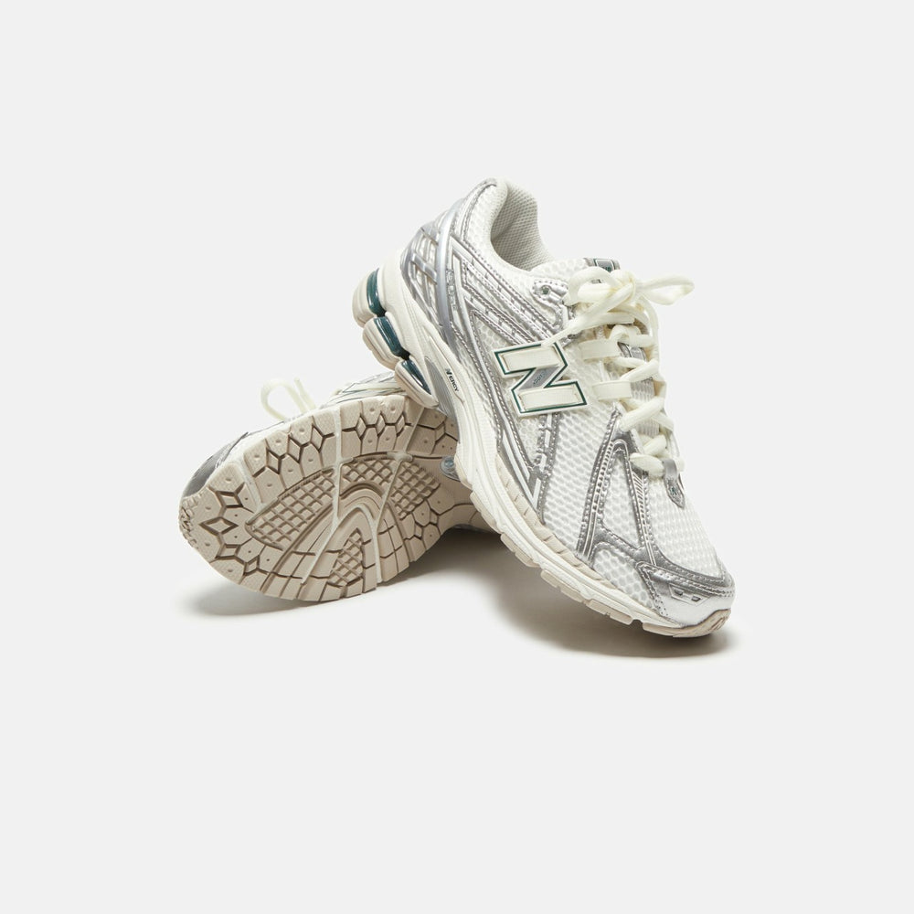New Balance 1906R - Silver Metallic / Sea Salt | Kith Silver Metallic / Sea Salt
