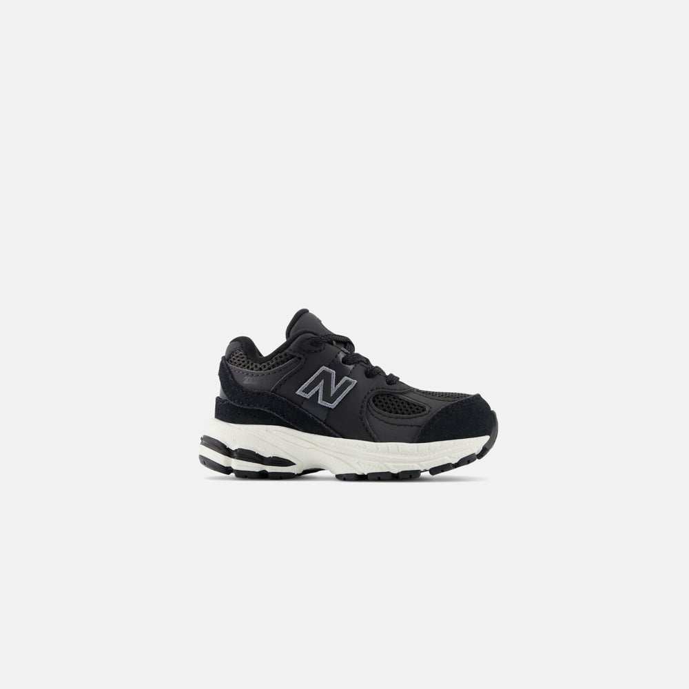 New Balance TD 2002R - Black | Kith Black