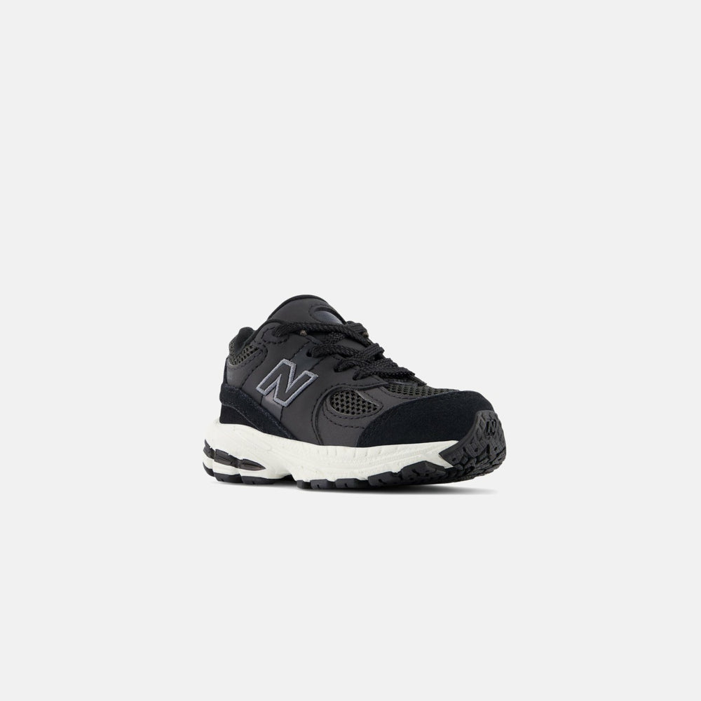 New Balance TD 2002R - Black | Kith Black