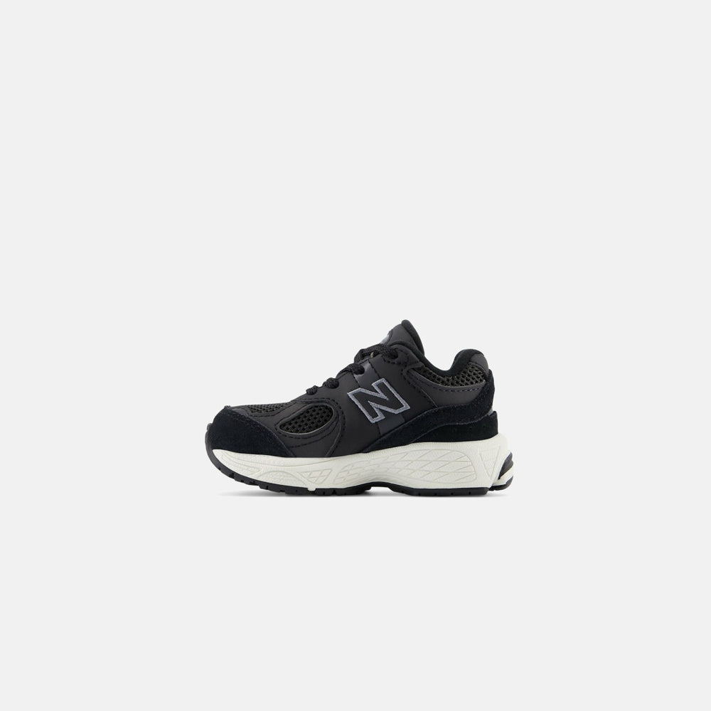 New Balance TD 2002R - Black | Kith Black