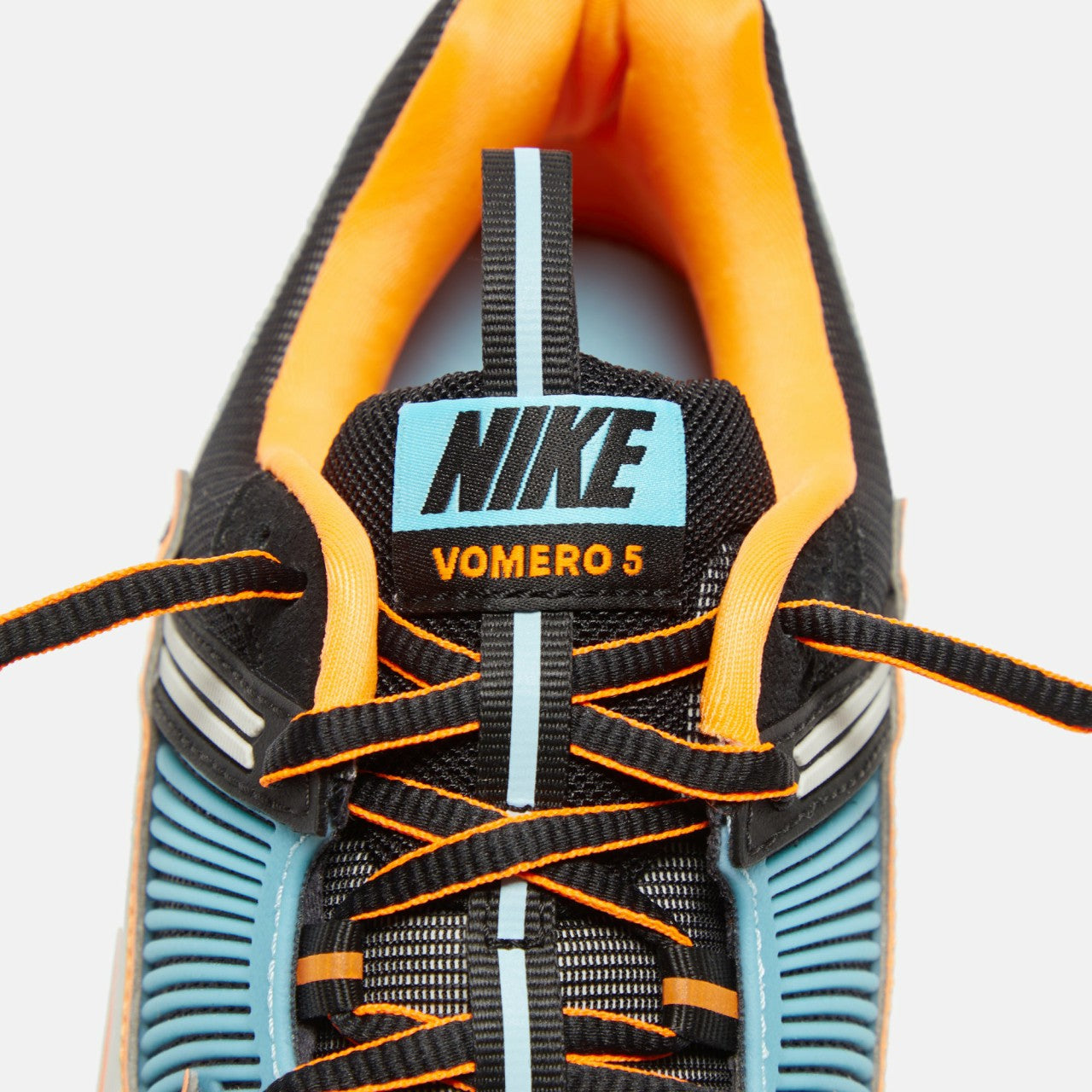Nike WMNS Zoom Vomero 5 - Black / Light Bone / Blue Gaze / Total Orang | Kith Black / Light Bone / Blue Gaze / Total Orange