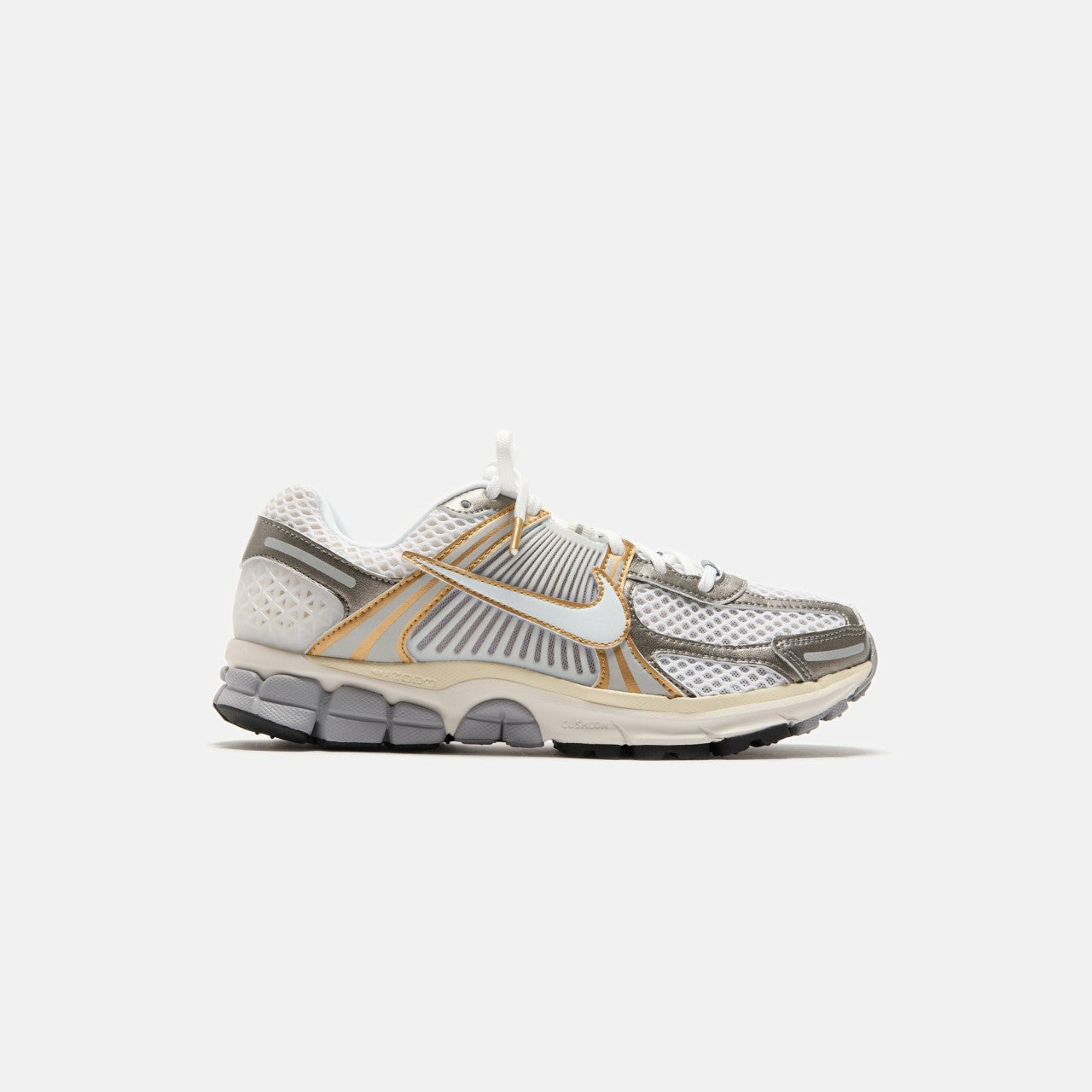 Nike Zoom Vomero 5 - Platinum Tint / White / Metallic Platinum | Kith Platinum Tint / White / Metallic Platinum