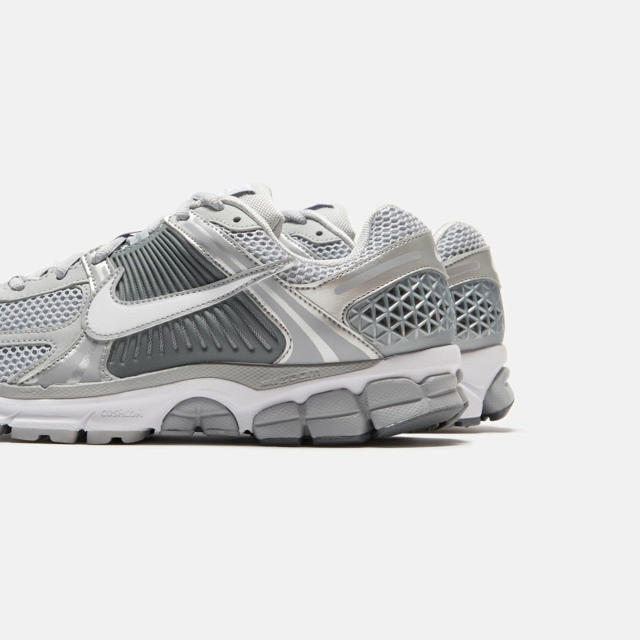 Nike Zoom Vomero 5 - Met Wolf Grey / White / Metallic Silver | Kith Met Wolf Grey / White / Metallic Silver
