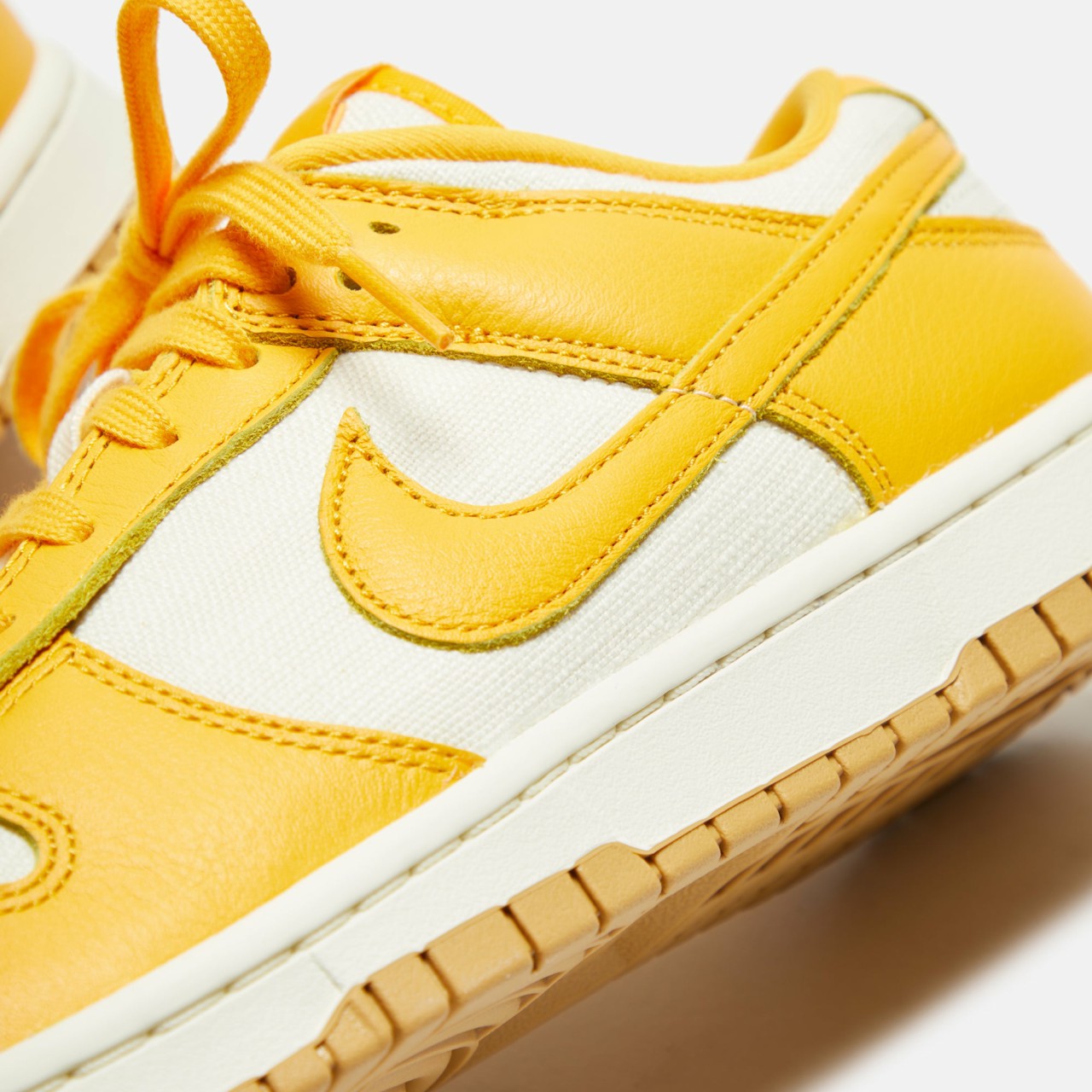Nike Dunk Low Retro - University Gold / Coconut Milk / Soft Yellow / G | Kith University Gold / Coconut Milk / Soft Yellow / Gum Light Brown
