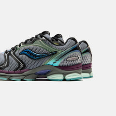 Saucony Progrid Triumph 4 - Navy / Holographic | Kith Navy / Holographic