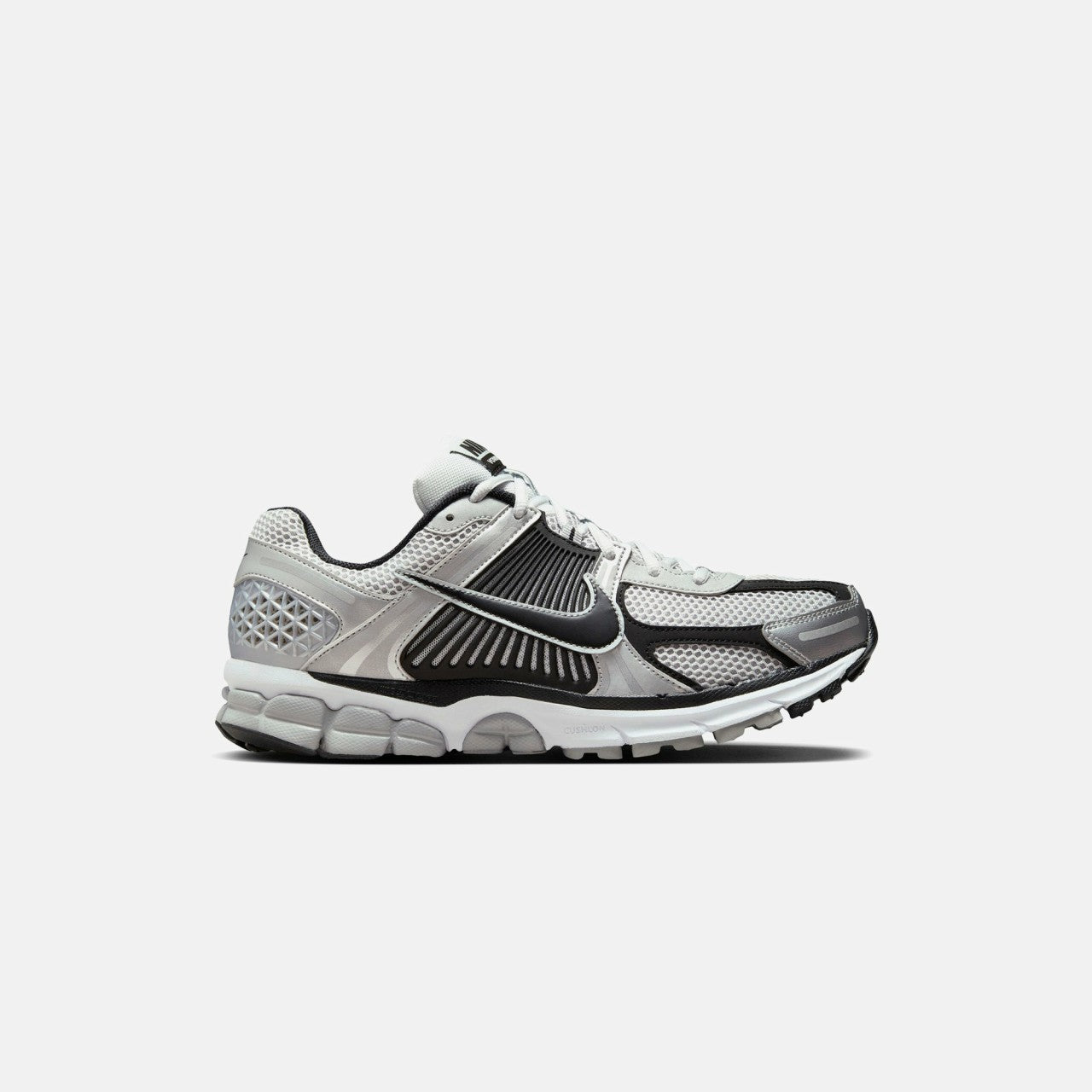 Nike Zoom Vomero 5 - Metallic Silver / Black / Pure Platinum | Kith Metallic Silver / Black / Pure Platinum