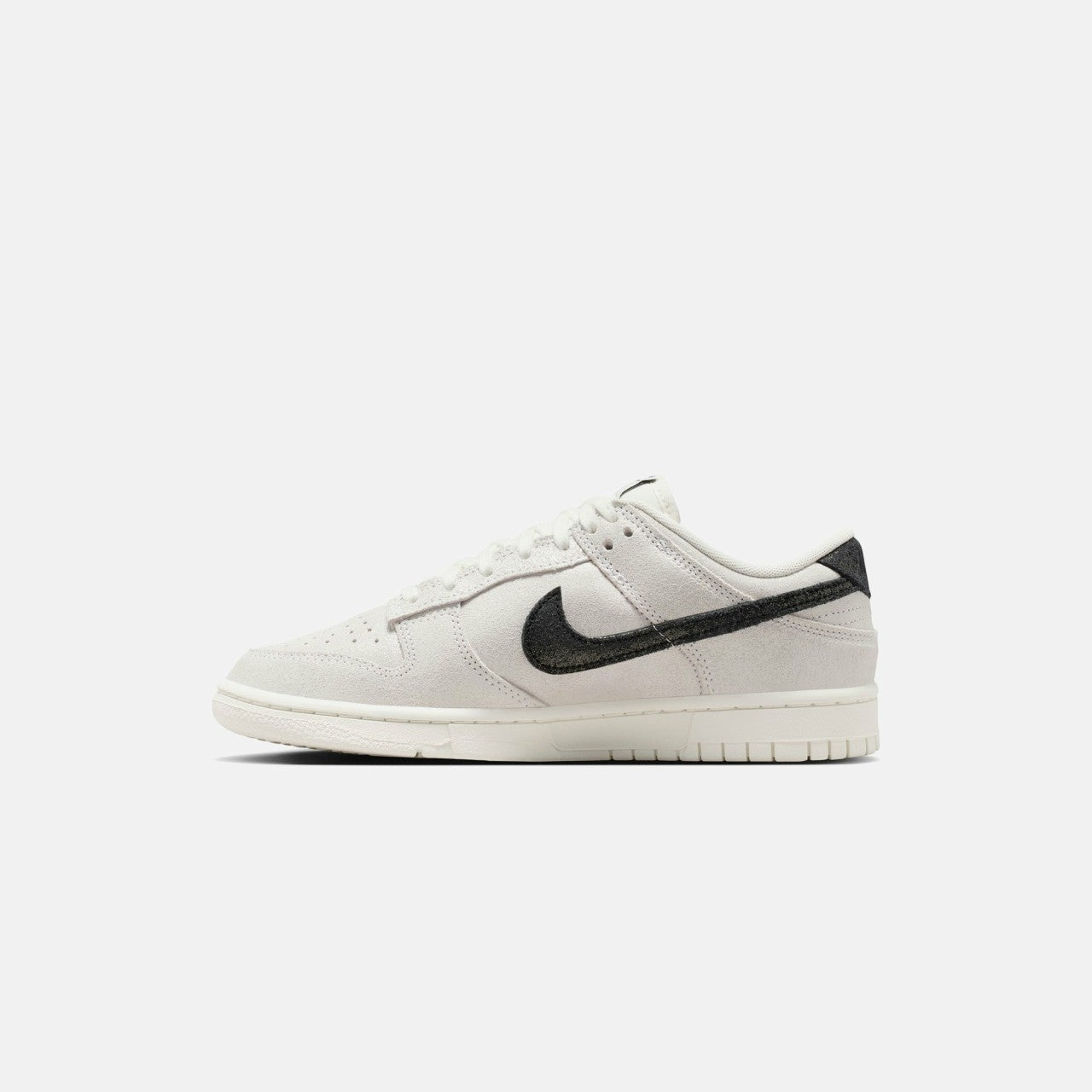 Nike Dunk Low Se - White / Black / Team Red | Kith White / Black / Team Red