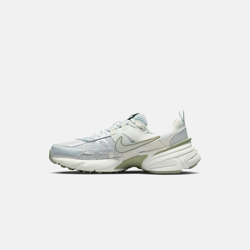 Nike WMNS V2K Run - Photon Dust / Light Silver / Summit White | Kith Photon Dust / Light Silver / Summit White