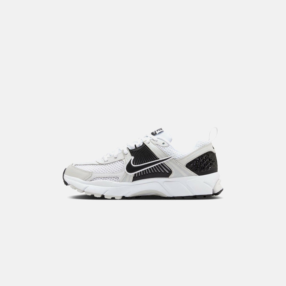 Nike GS Zoom Vomero 5 - White / Black / Platinum Tint / Metallic Plati | Kith White / Black / Platinum Tint / Metallic Platinum