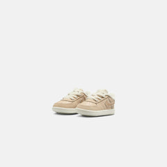 Nike GS Force 1 Se - Sand Drift / Sail / Dark Raisin / Pale Ivory | Kith Sand Drift / Sail / Dark Raisin / Pale Ivory