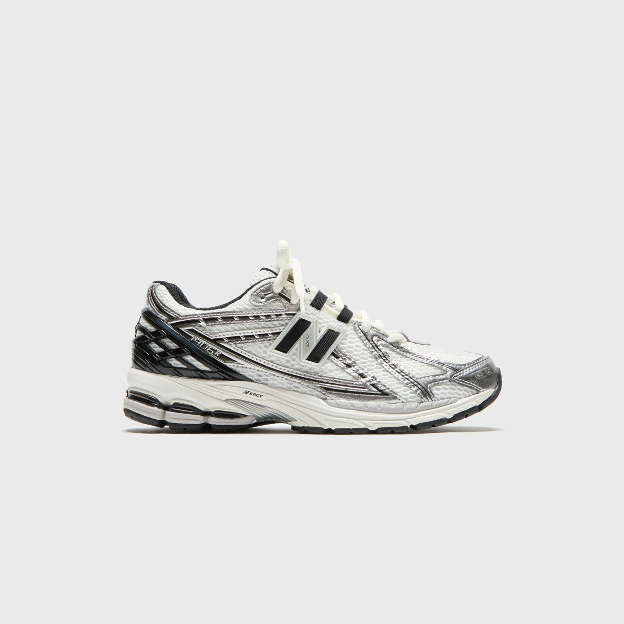 New Balance 1906R - Silver Metallic / Black / Sea Salt | Kith Silver Metallic / Black / Sea Salt