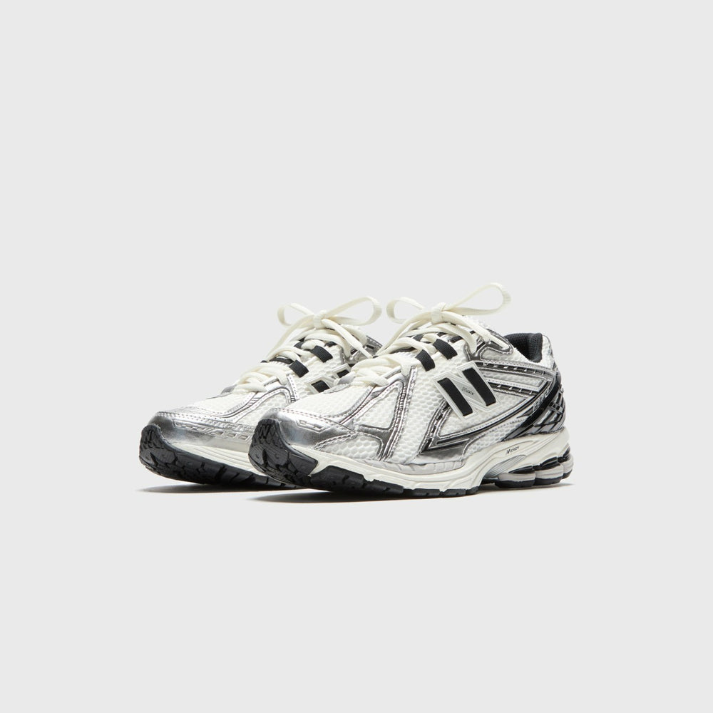 New Balance 1906R - Silver Metallic / Black / Sea Salt | Kith Silver Metallic / Black / Sea Salt