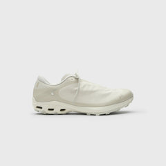 On Running x Post Archive Faction WMNS Cloudventure Peak - Ice / Moon | Kith Ice / Moon
