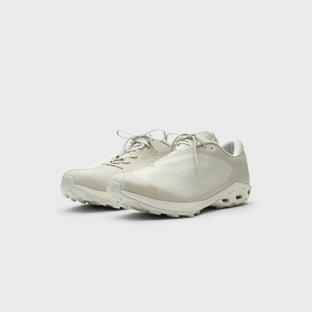On Running x Post Archive Faction WMNS Cloudventure Peak - Ice / Moon | Kith Ice / Moon