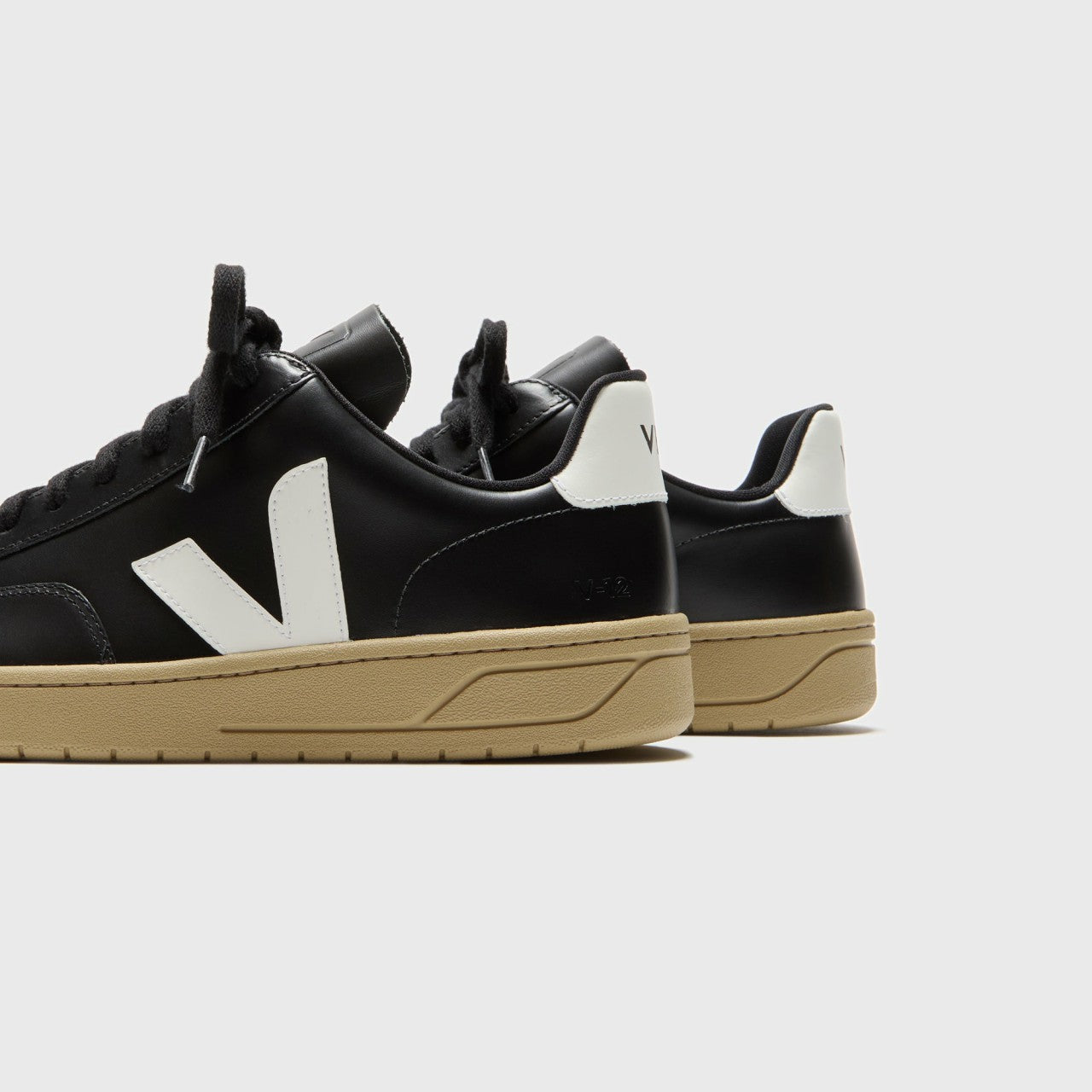 Veja WMNS V-12 - Extra Black / White Dune | Kith Extra Black / White Dune