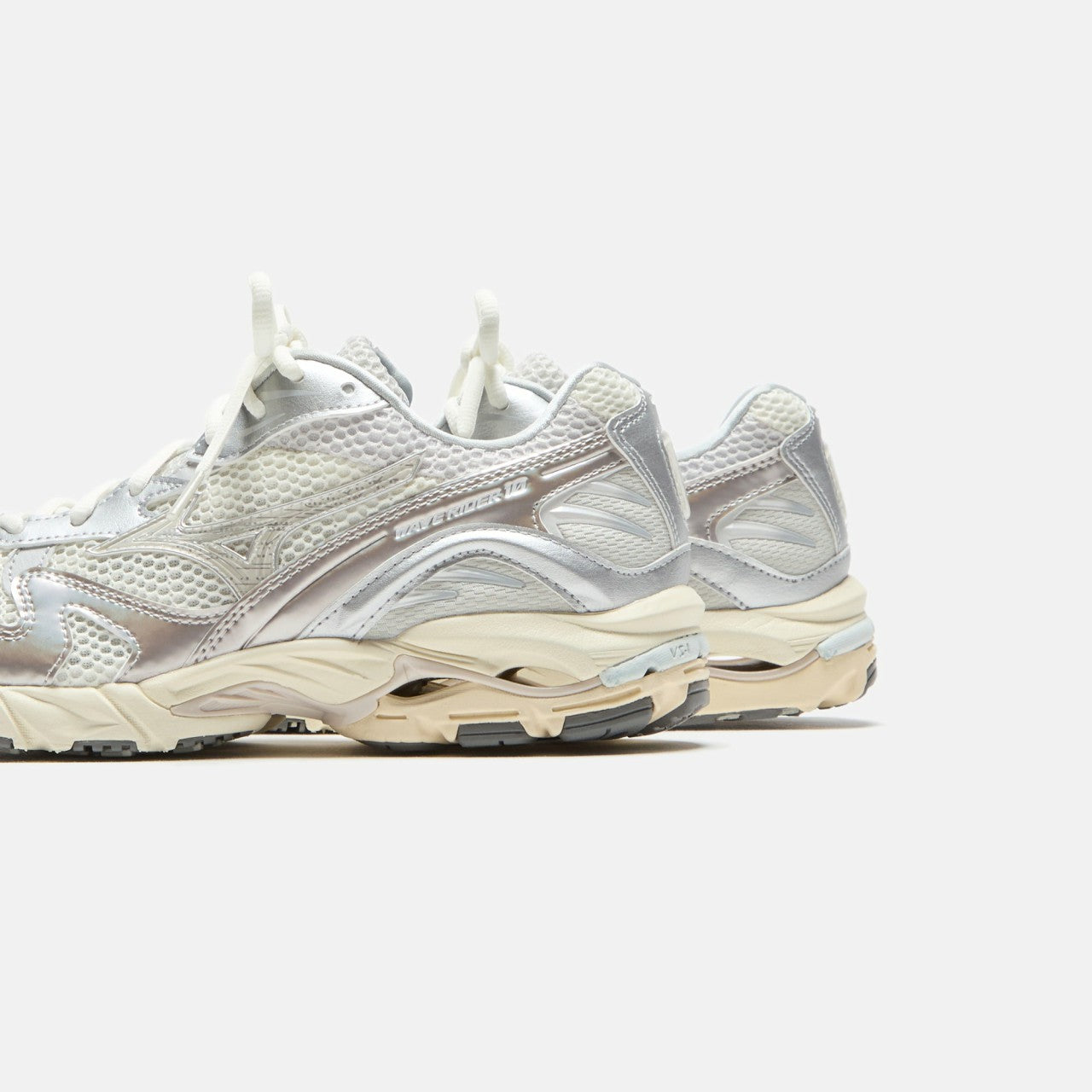 Mizuno Wave Rider 10 - Metallic Snow White | Kith Metallic Snow White