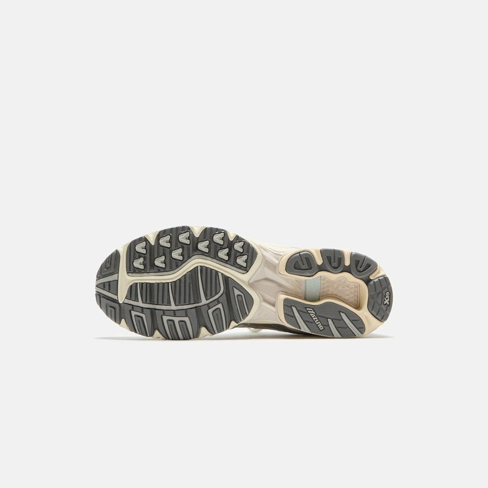 Mizuno Wave Rider 10 - Metallic Snow White | Kith Metallic Snow White