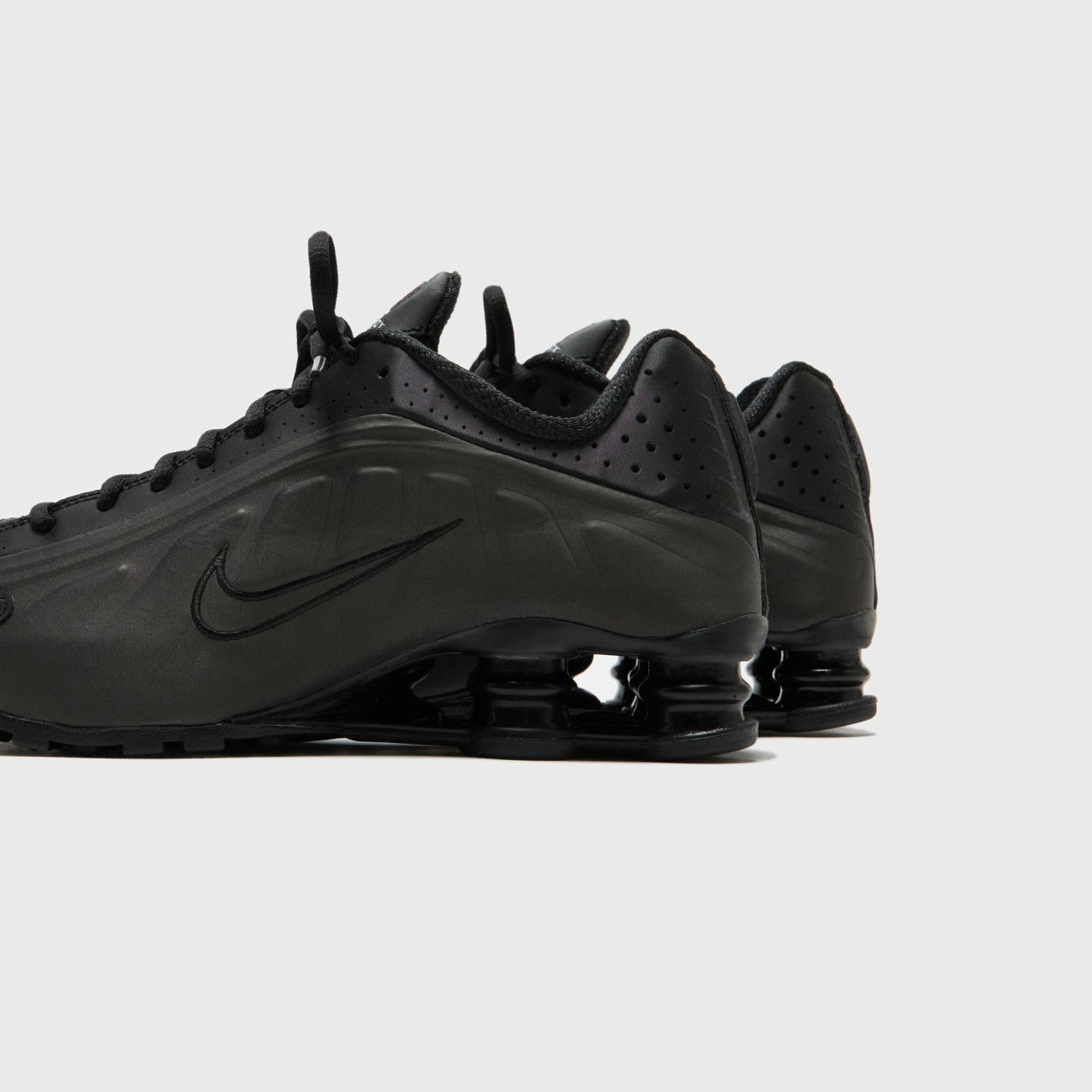 Nike Shox R4 - Black / Black / Black / Bright Crimson | Kith Black / Black / Black / Bright Crimson