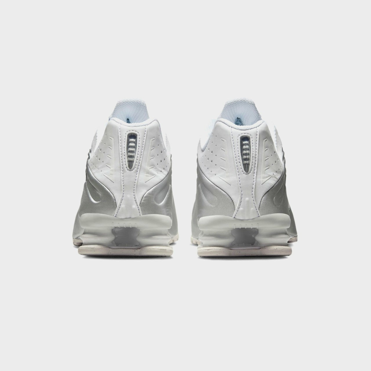 Nike Shox R4 - White / Metallic Silver / White / Bright Crimson | Kith White / Metallic Silver / White / Bright Crimson