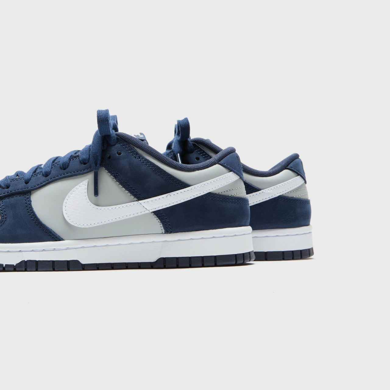 Nike Dunk Low - Obsidian / White / Light Smoke Grey | Kith Obsidian / White / Light Smoke Grey