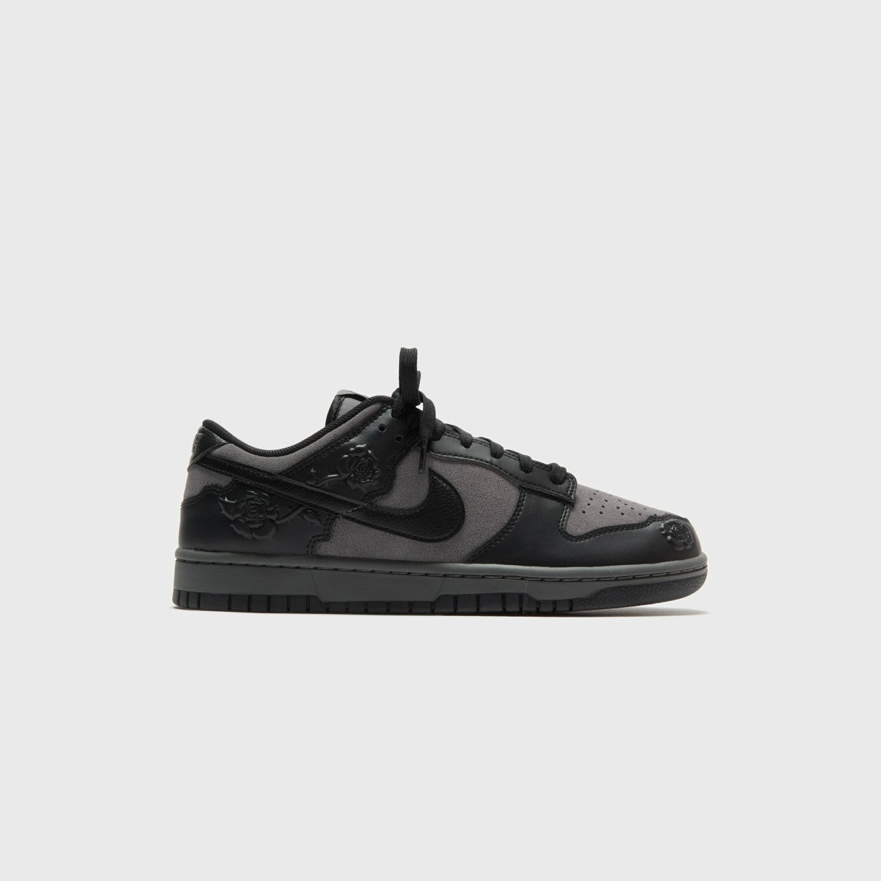 Nike WMNS Dunk Low SE - Iron Grey / Black / Iron Grey | Kith Iron Grey / Black / Iron Grey