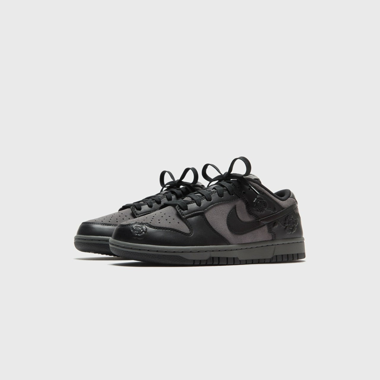 Nike WMNS Dunk Low SE - Iron Grey / Black / Iron Grey | Kith Iron Grey / Black / Iron Grey