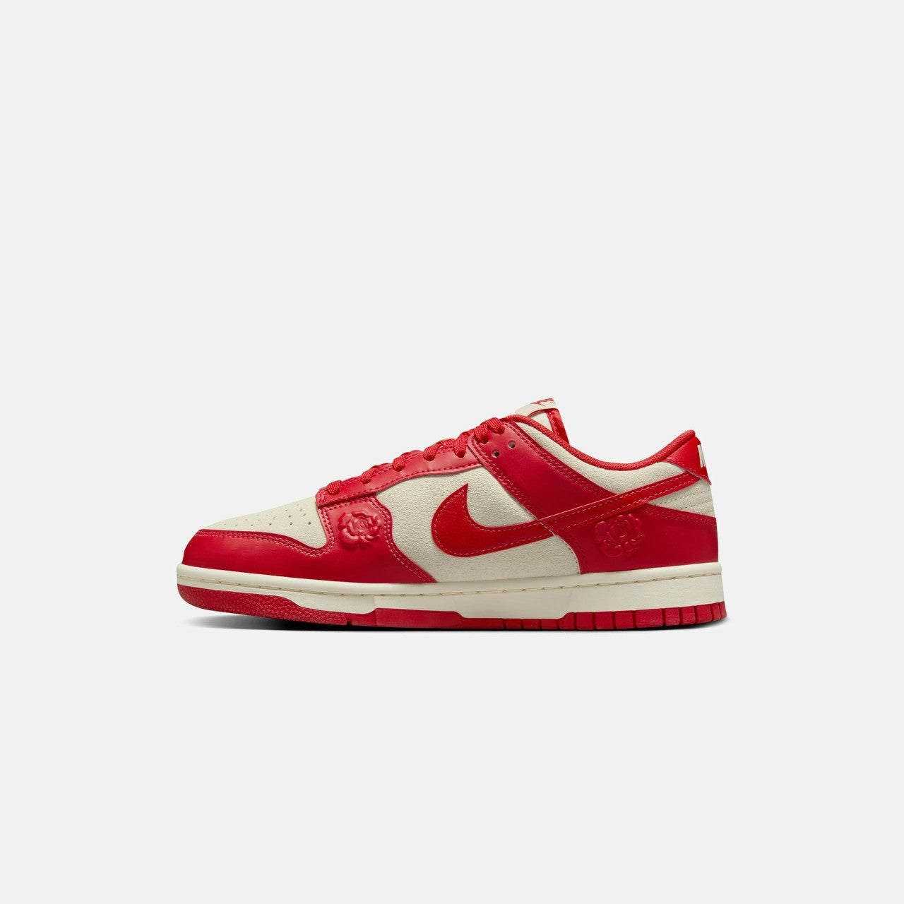Nike WMNS Dunk Low SE - Coconut Milk / University Red / Pale Ivory | Kith Coconut Milk / University Red / Pale Ivory