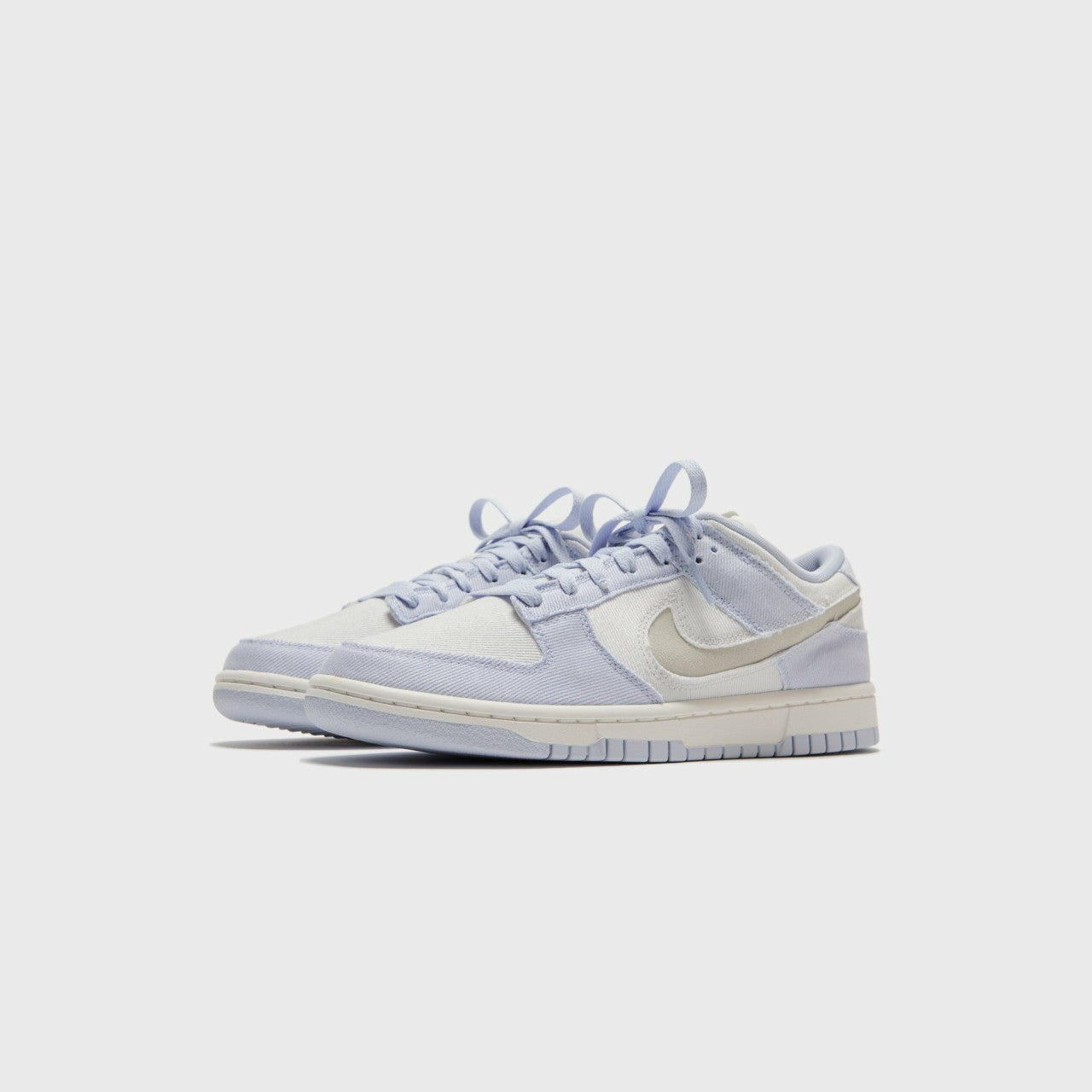 Nike WMNS Dunk Low - Sea Ghost / Summit White / Platinum | Kith Sea Ghost / Summit White / Platinum