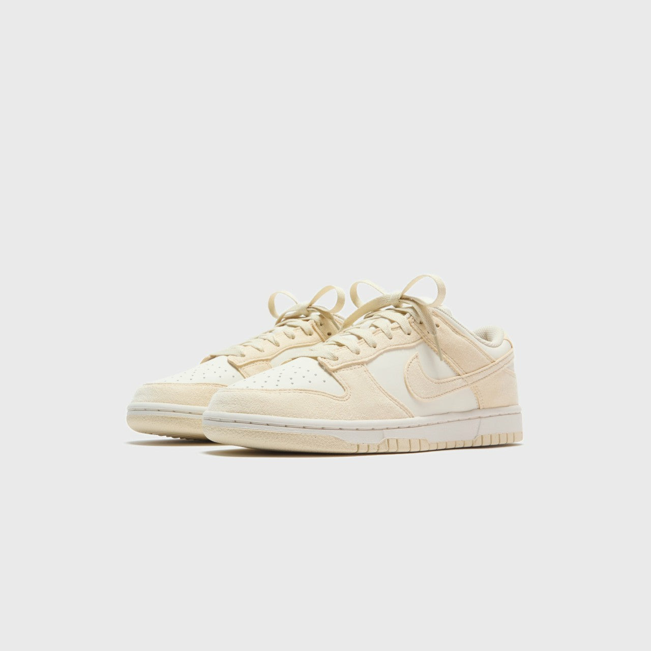 Nike WMNS Dunk Low - Soft Pearl / Beach / Pale Ivory / White | Kith Soft Pearl / Beach / Pale Ivory / White