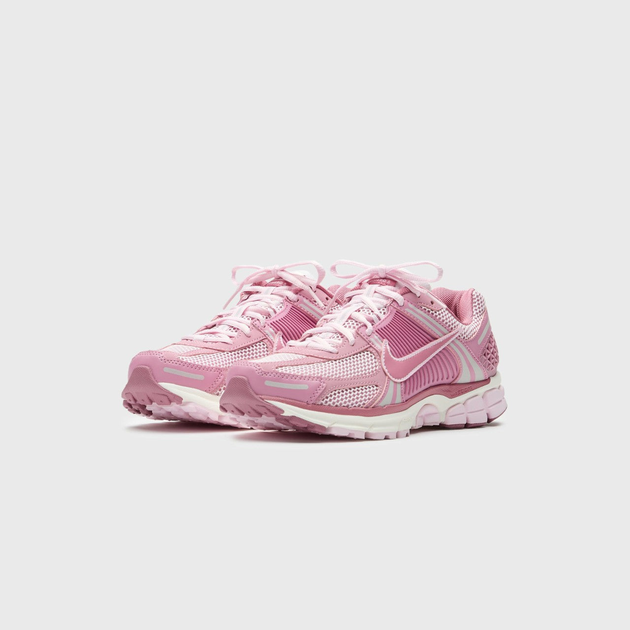 Nike WMNS Zoom Vomero 5 - Elemental Pink / Desert Berry | Kith Elemental Pink / Desert Berry
