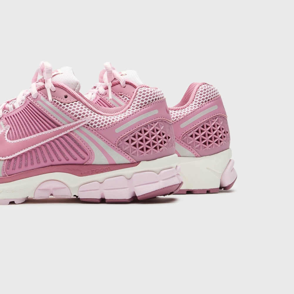 Nike WMNS Zoom Vomero 5 - Elemental Pink / Desert Berry | Kith Elemental Pink / Desert Berry