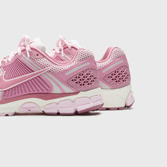 Nike WMNS Zoom Vomero 5 - Elemental Pink / Desert Berry | Kith Elemental Pink / Desert Berry