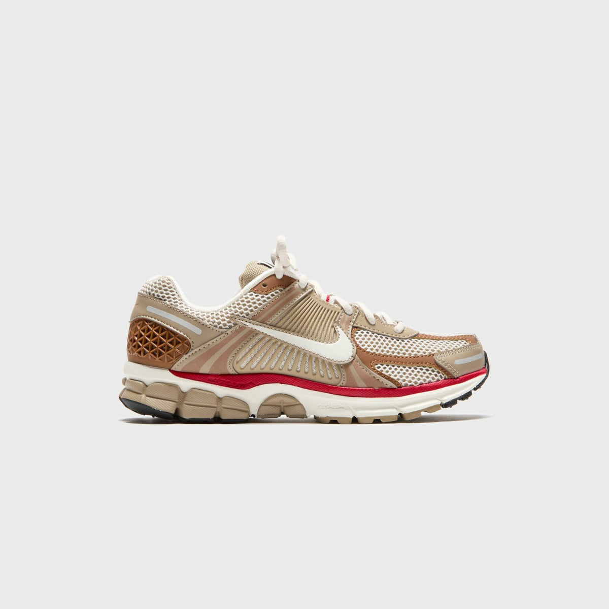 Nike WMNS Zoom Vomero 5 - Khaki / Phantom/ Fire Red/ Sail | Kith Khaki / Phantom/ Fire Red/ Sail
