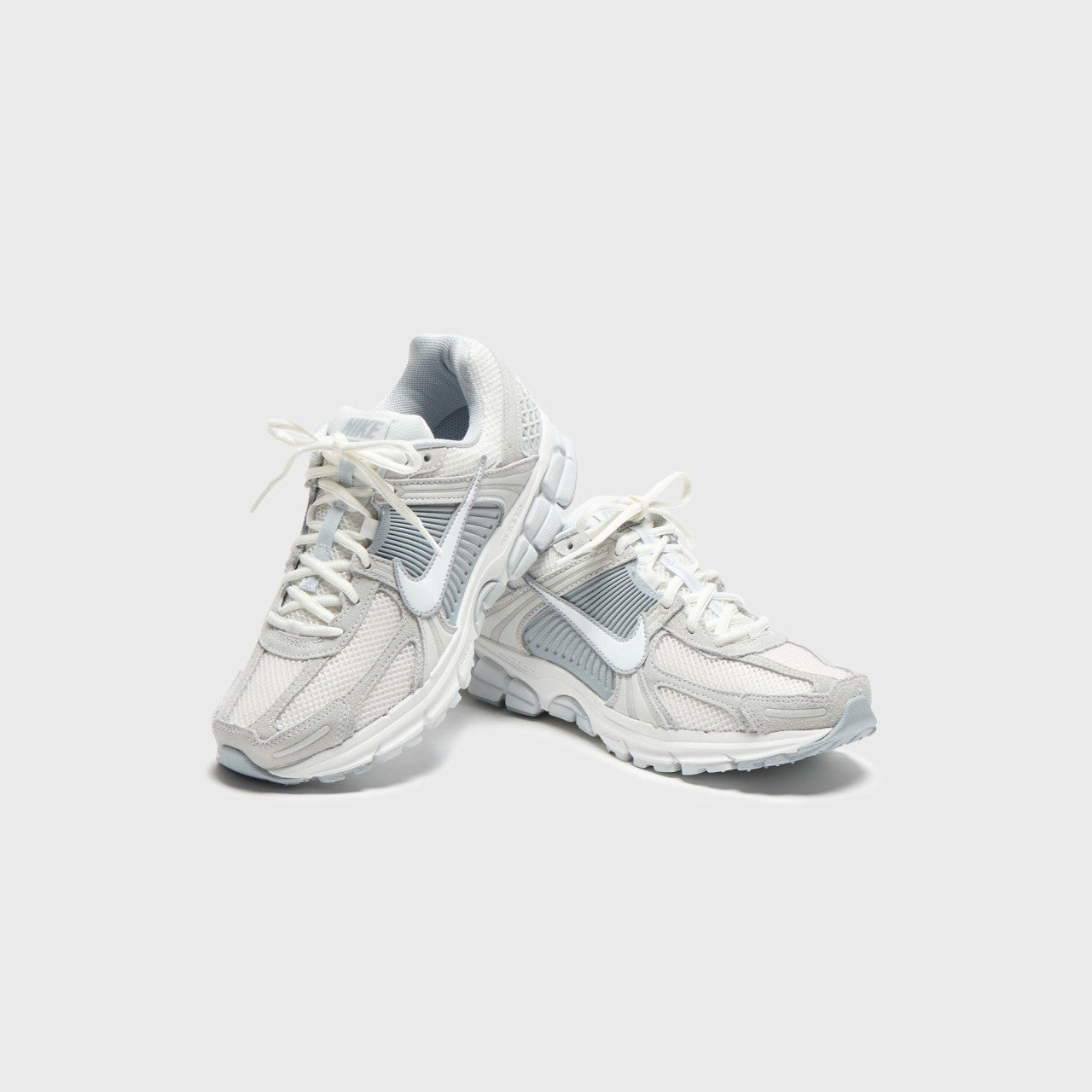 Nike WMNS Zoom Vomero 5 - Pure Platinum / Summit White | Kith Pure Platinum / Summit White