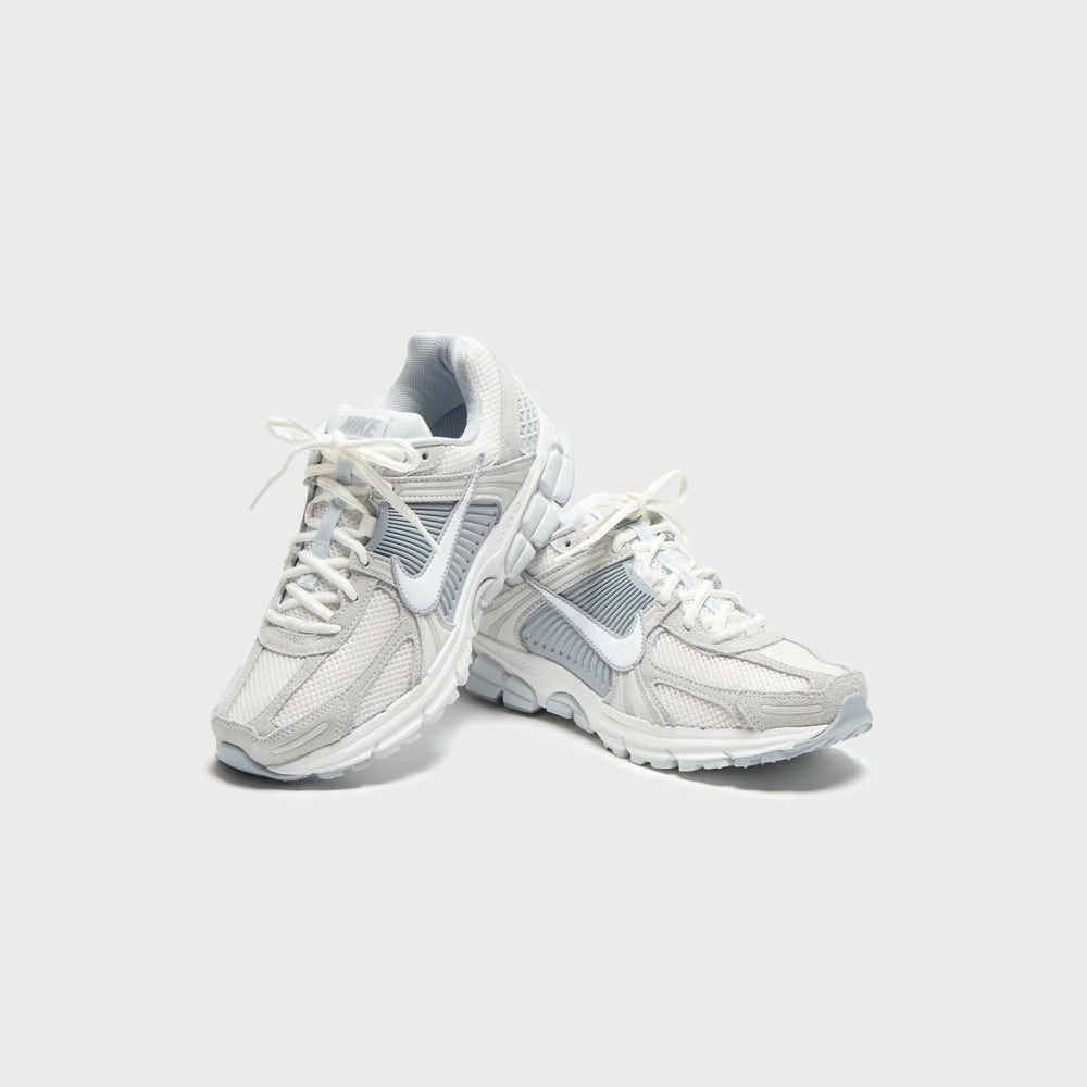Nike WMNS Zoom Vomero 5 - Pure Platinum / Summit White | Kith Pure Platinum / Summit White