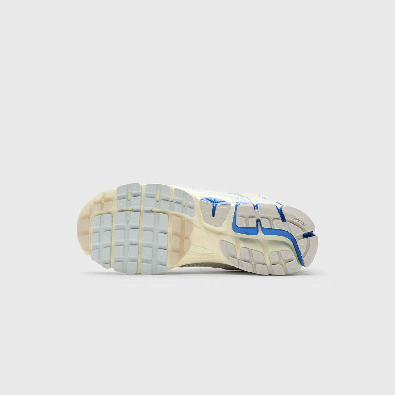 Nike WMNS Zoom Vomero 5 - Game Royal / White / Coconut | Kith Game Royal / White / Coconut