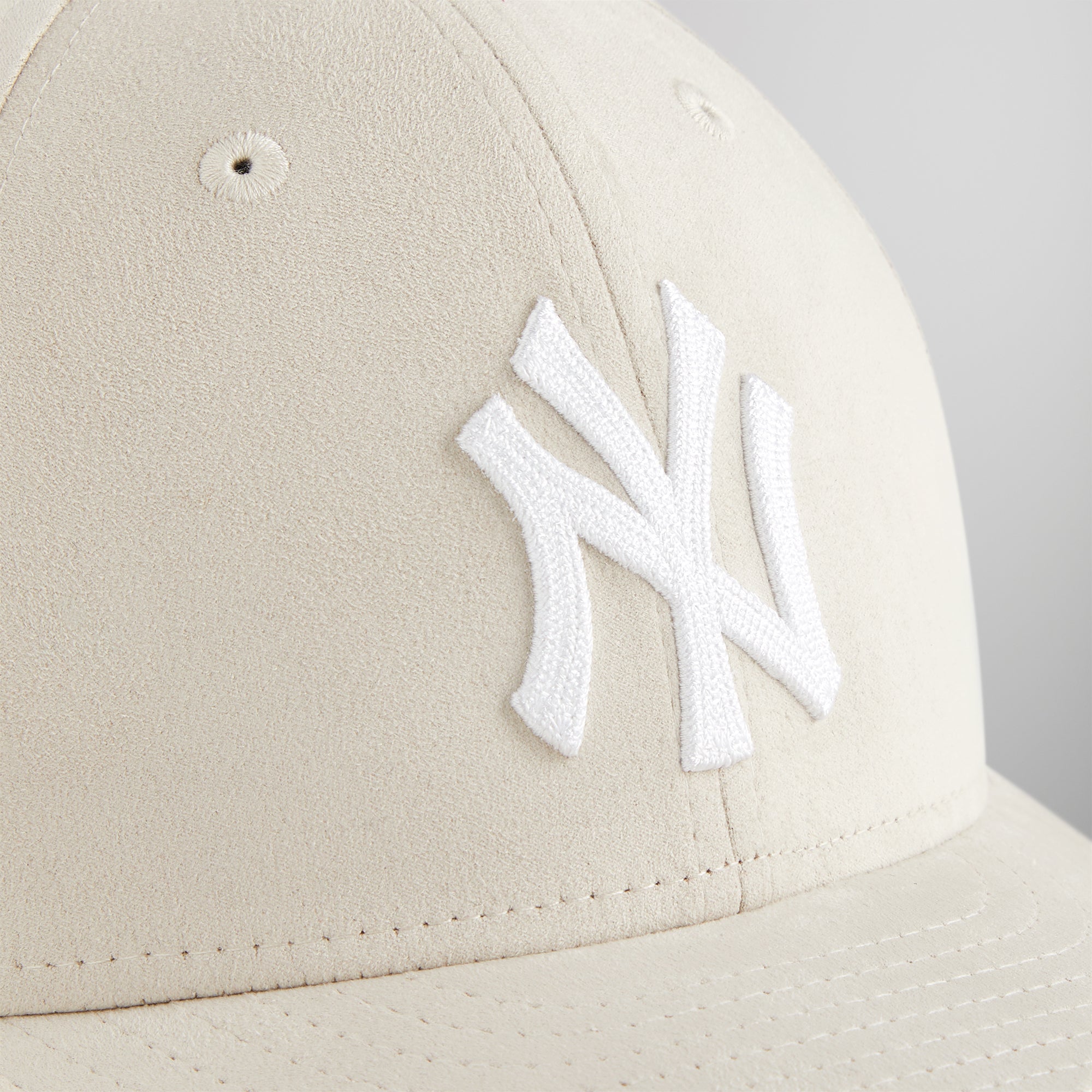 Kith & New Era for the New York Yankees Microsuede 59FIFTY Low Profile | Kith Sandrift