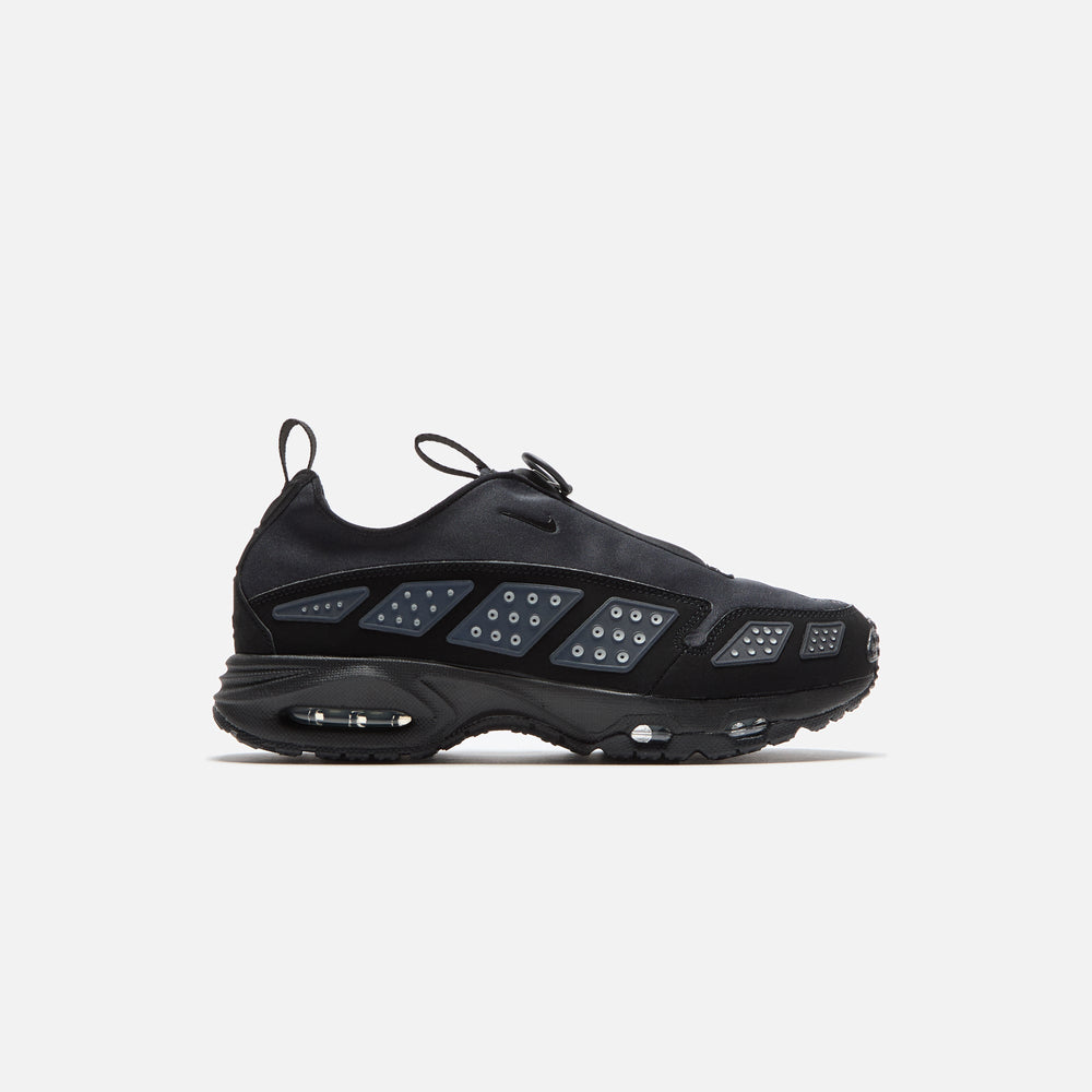 Nike WMNS Air Max SNDR - Black / Metallic Silver | Kith Black / Metallic Silver