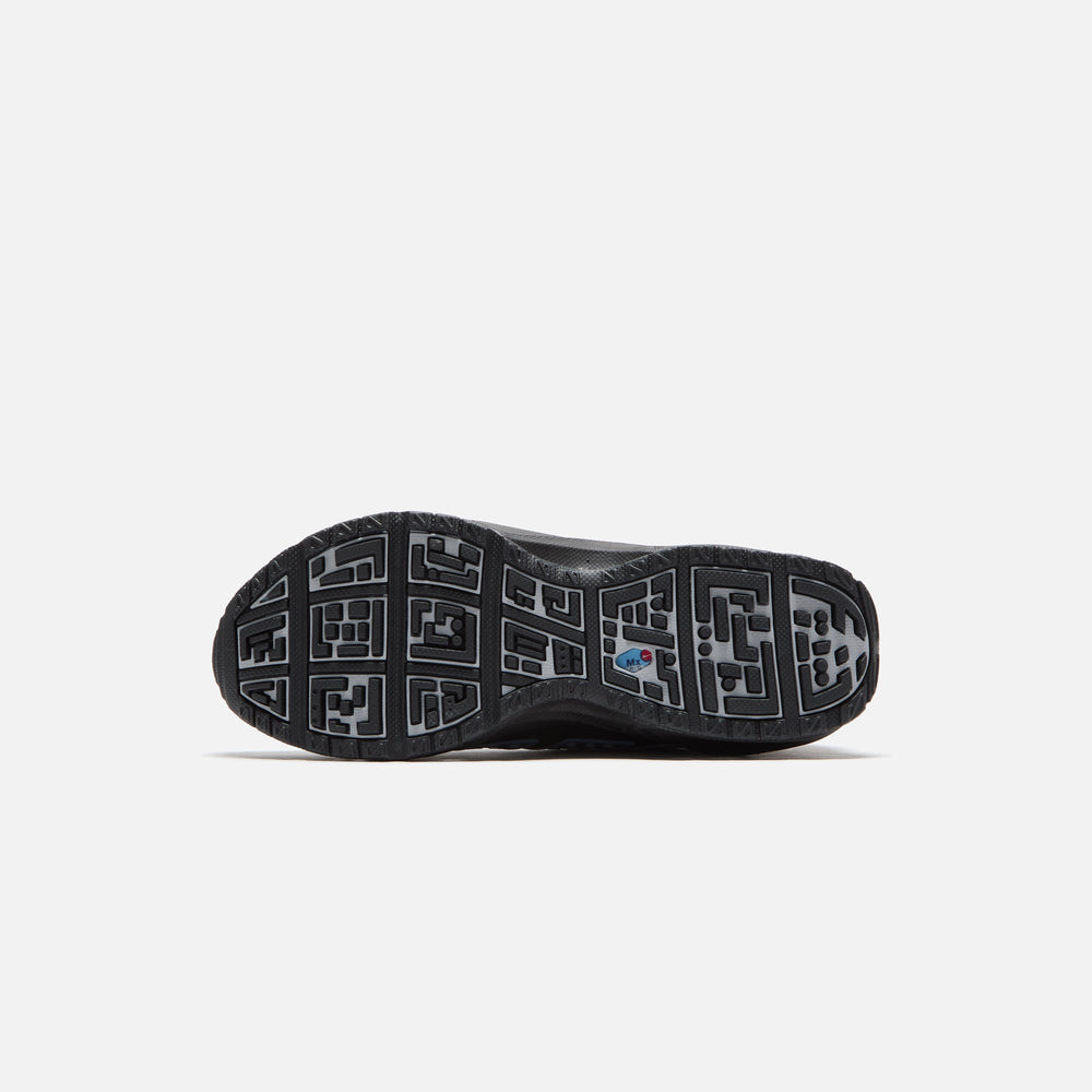 Nike WMNS Air Max SNDR - Black / Metallic Silver | Kith Black / Metallic Silver