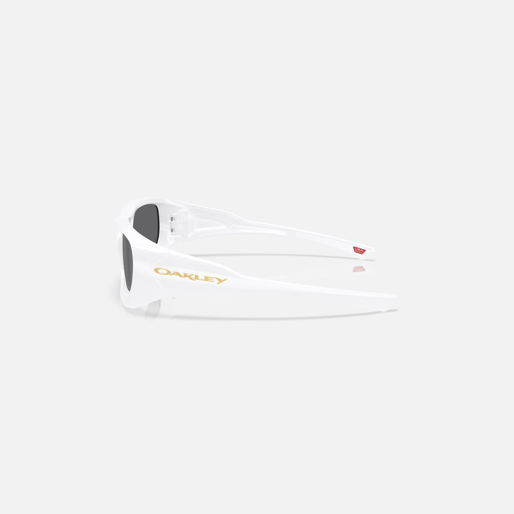 Oakley De Soto - Pearl White / PRIZM™ Black | Kith Pearl White / PRIZM™ Black