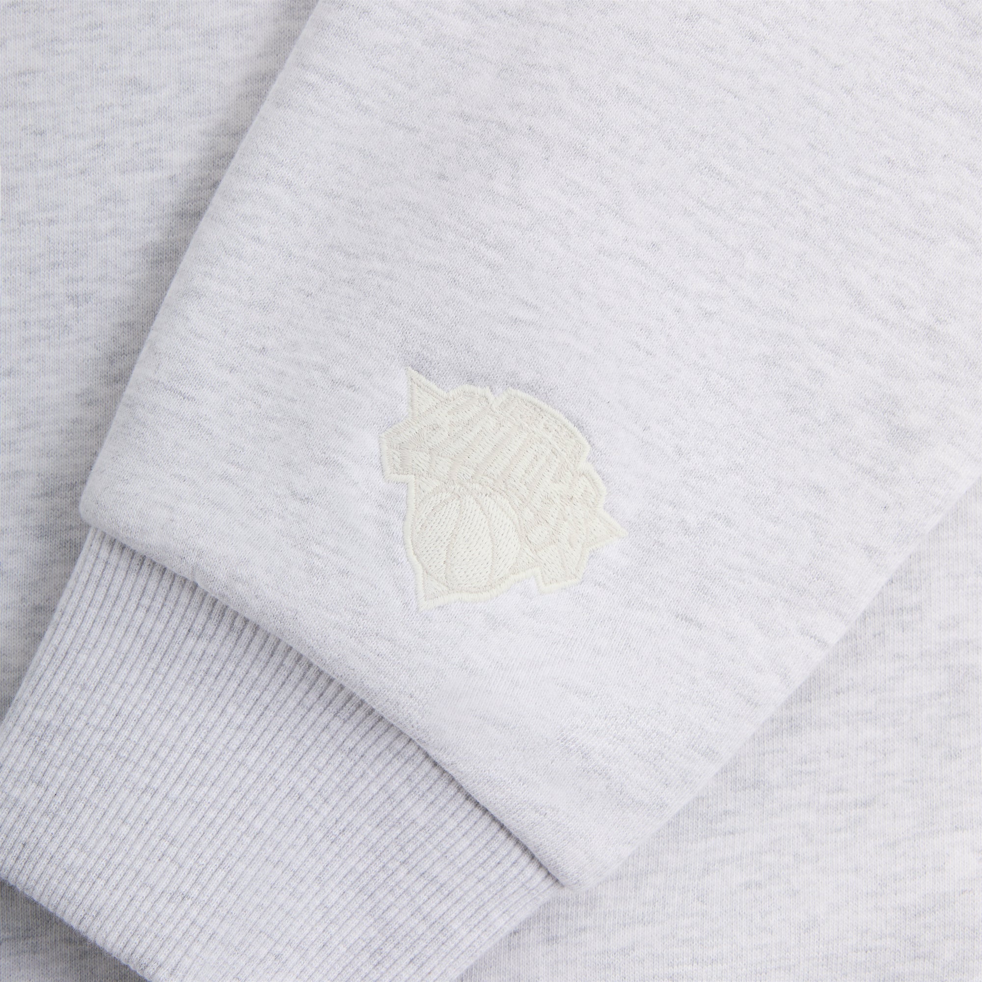 Kith for the New York Knicks Script Vintage Nelson Crewneck - Light He | Kith Light Heather Grey