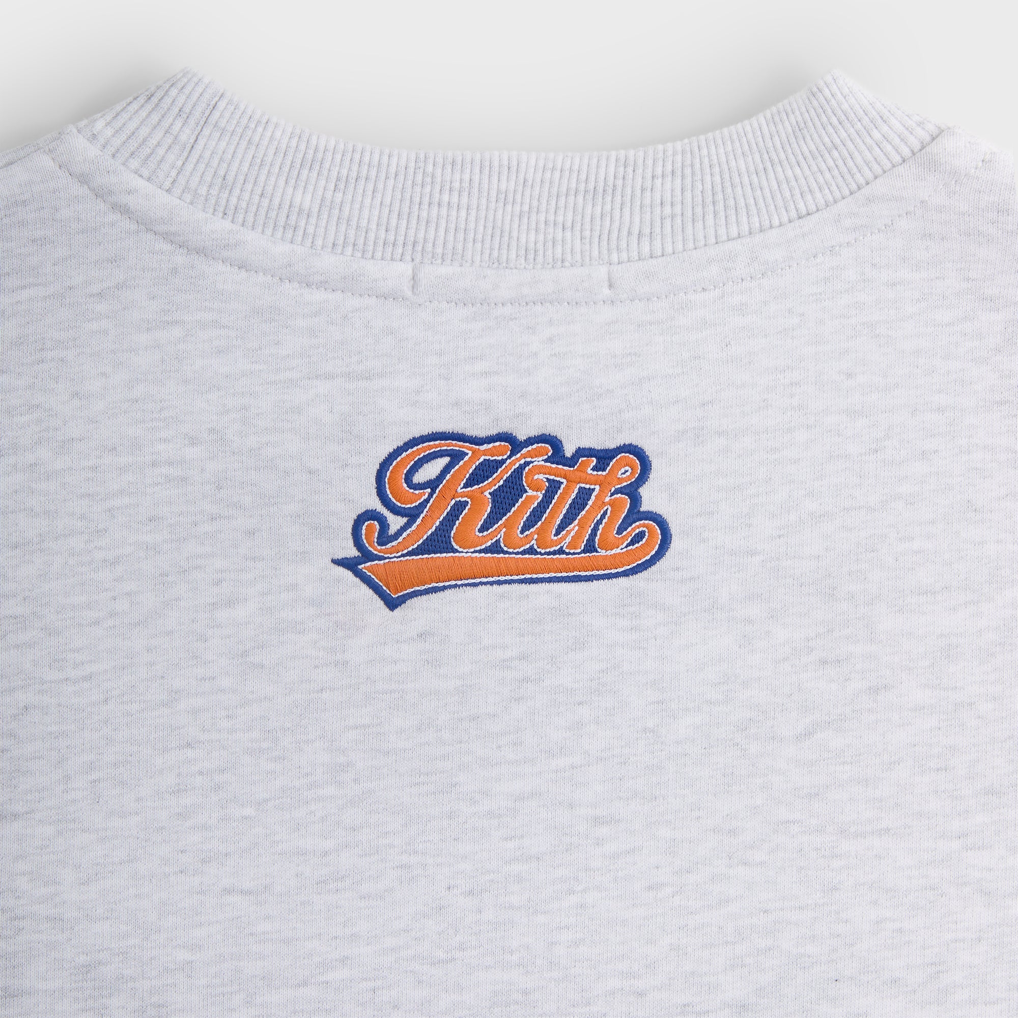 Kith for the New York Knicks Script Vintage Nelson Crewneck - Light He | Kith Light Heather Grey