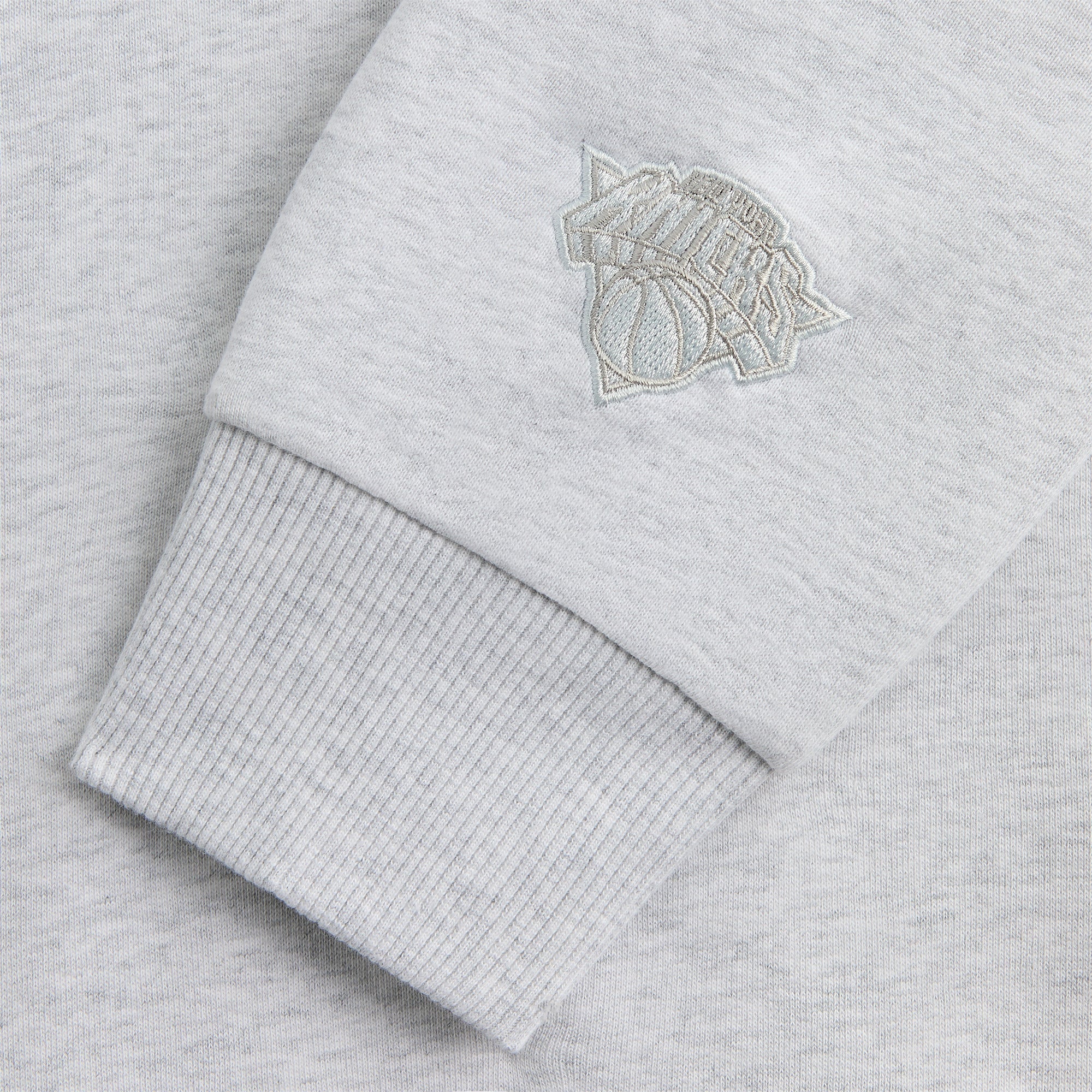 Kith for the New York Knicks Laurel Vintage Nelson Crewneck - Light He | Kith Light Heather Grey