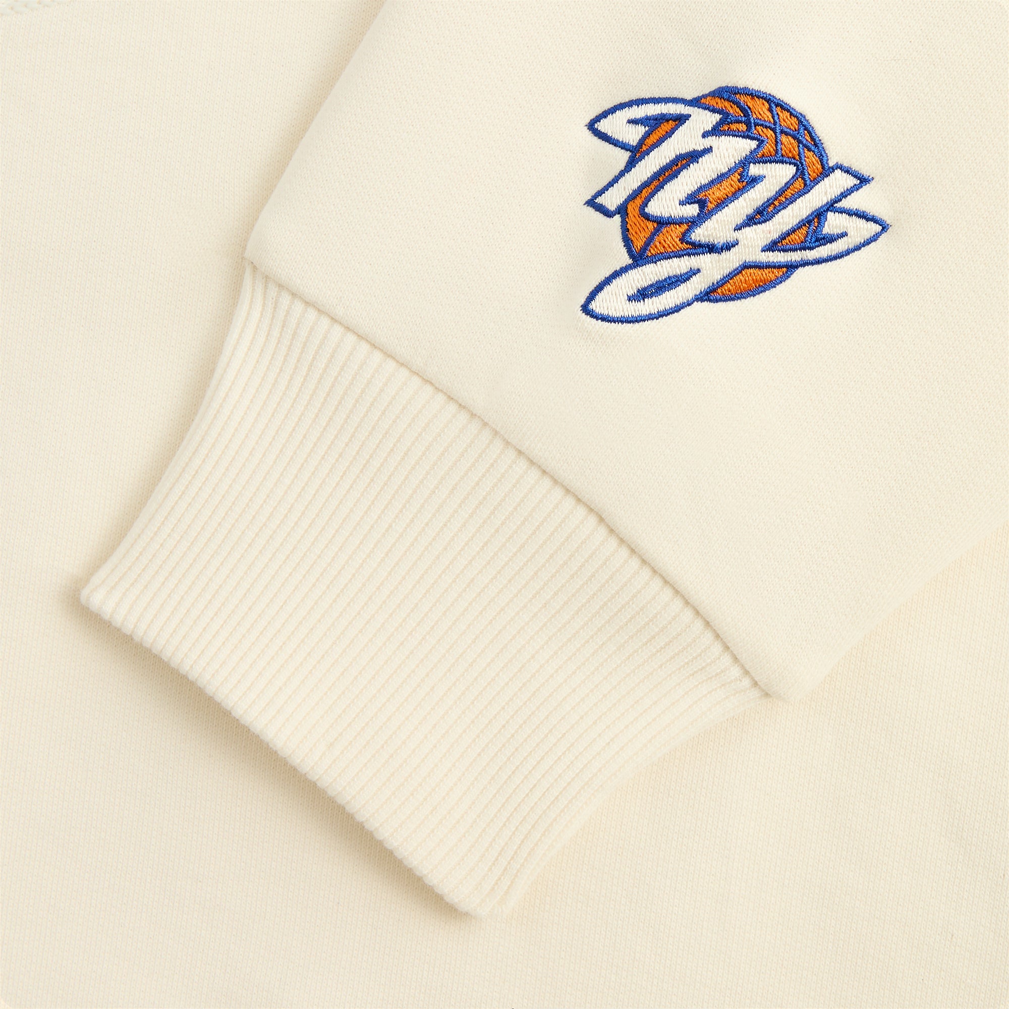 Kith for the New York Knicks City Vintage Nelson Crewneck - Sandrift | Kith Sandrift