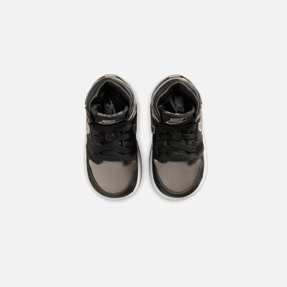 Jordan TD Air Jordan 1 Retro High OG - Black / Medium Grey / White | Kith Black / Medium Grey / White