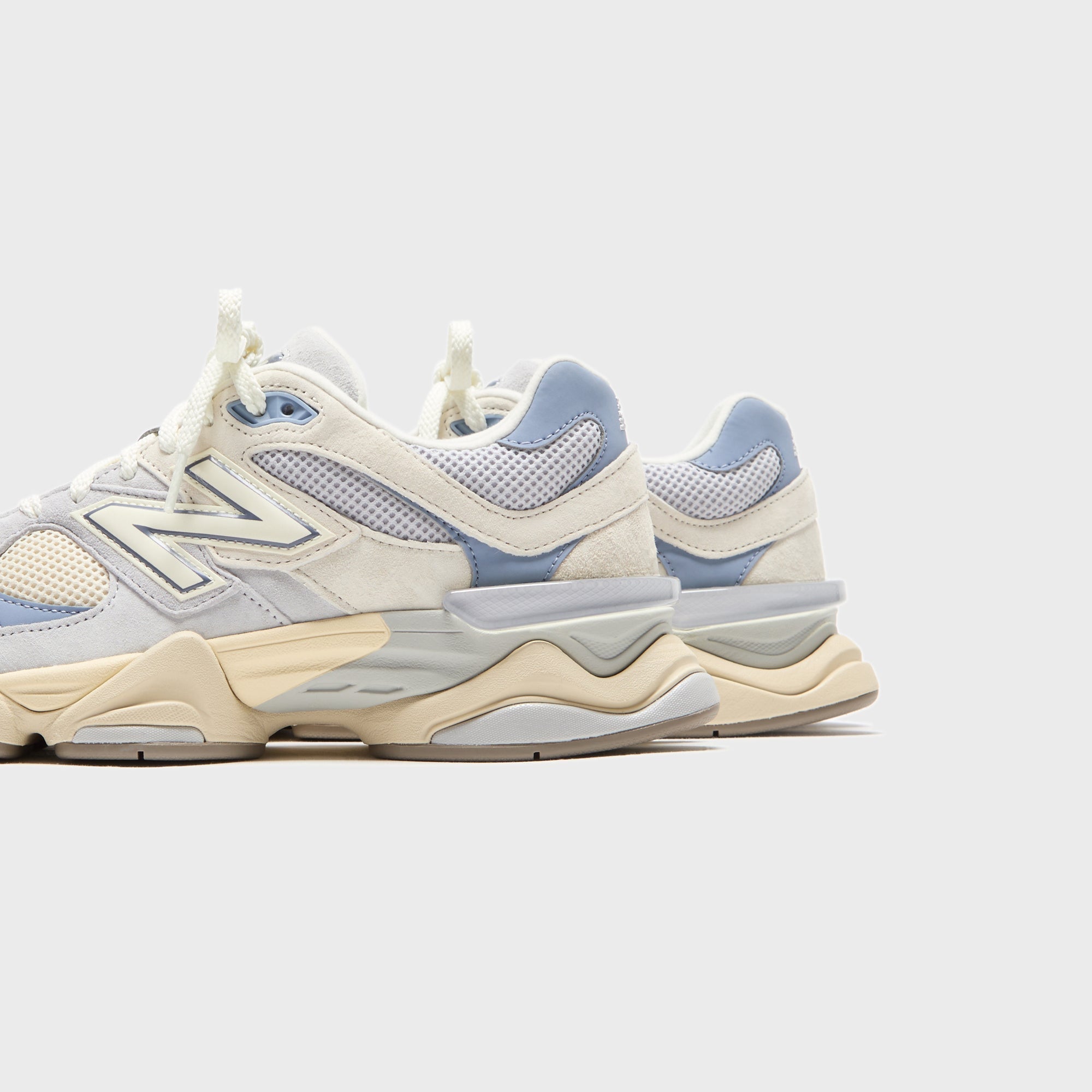 New Balance WMNS 9060 - Pearl Grey / Linen | Kith Pearl Grey / Linen