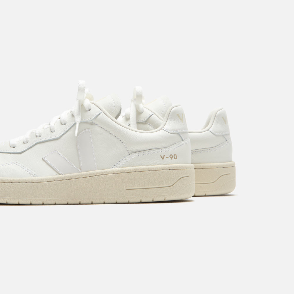 Veja V-90 - Extra White | Kith Extra White