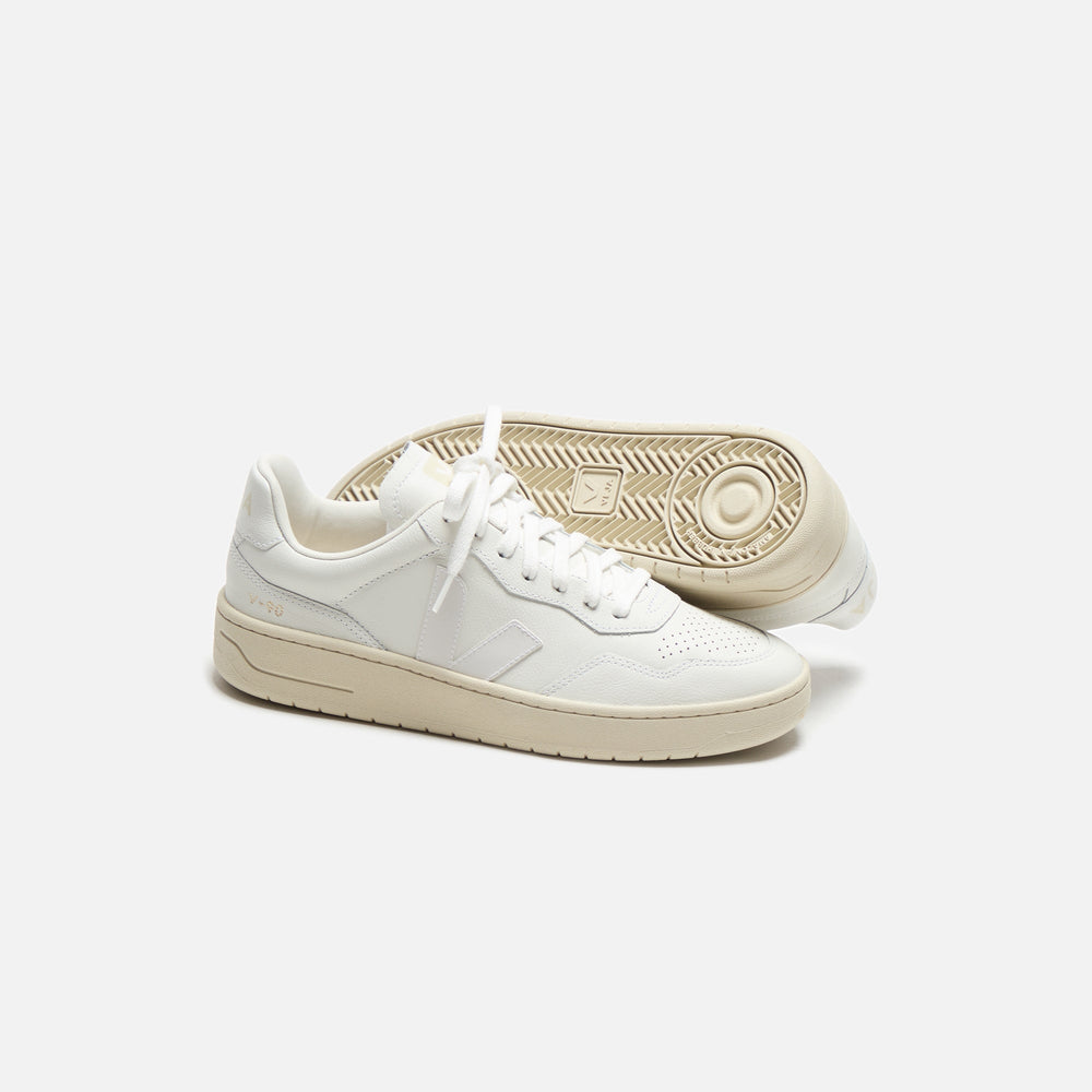 Veja V-90 - Extra White | Kith Extra White