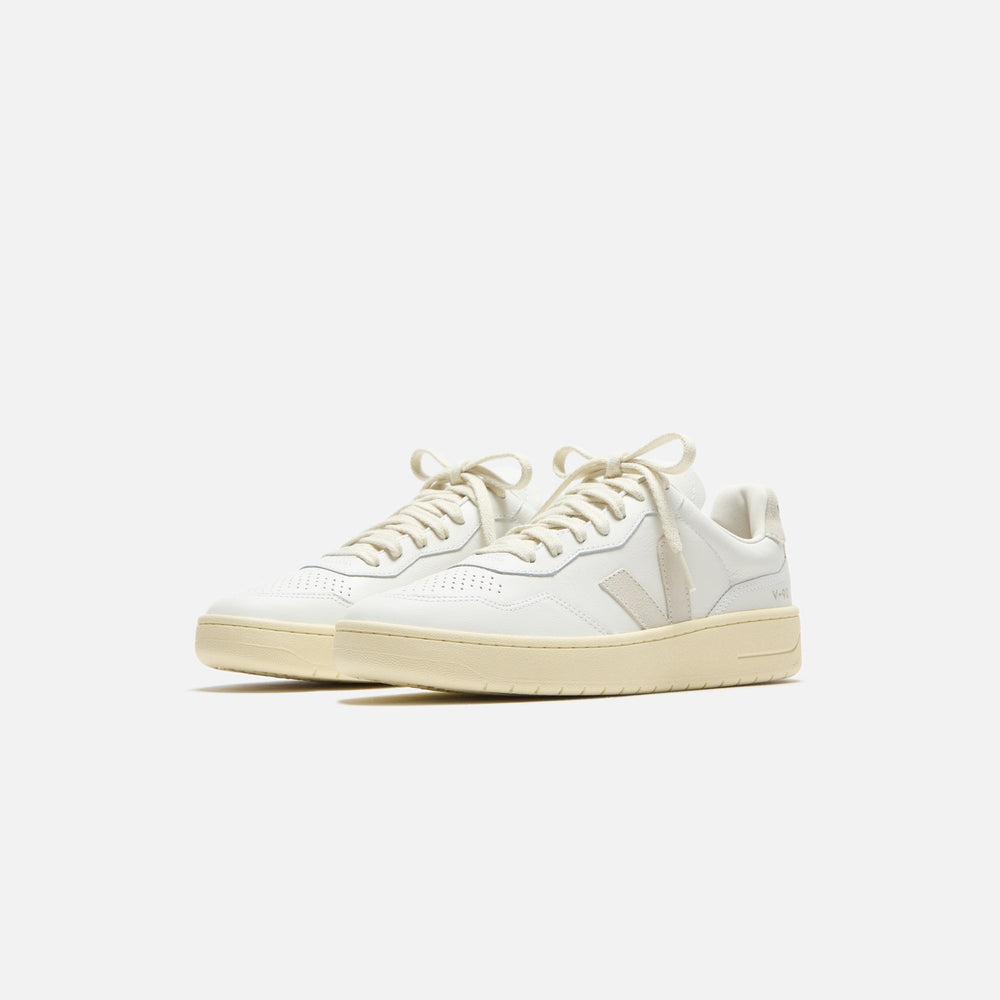 Veja V-90 - Extra White / Natural | Kith Extra White / Natural
