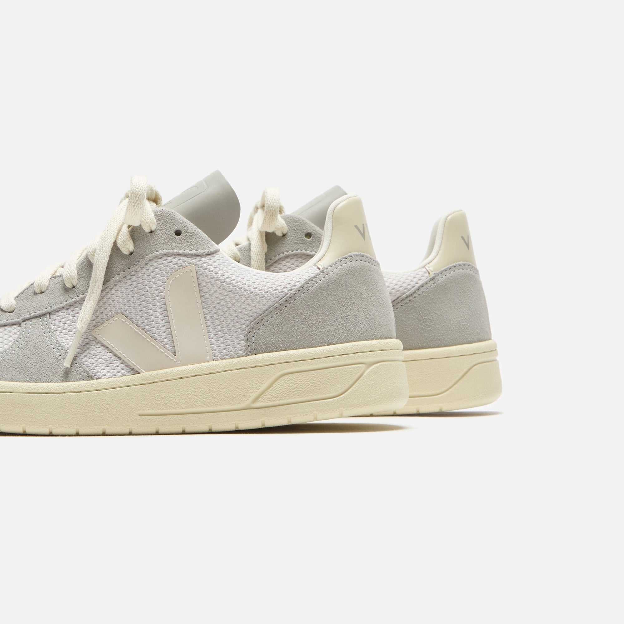 Veja V-10 - Light Grey Pierre | Kith Light Grey Pierre